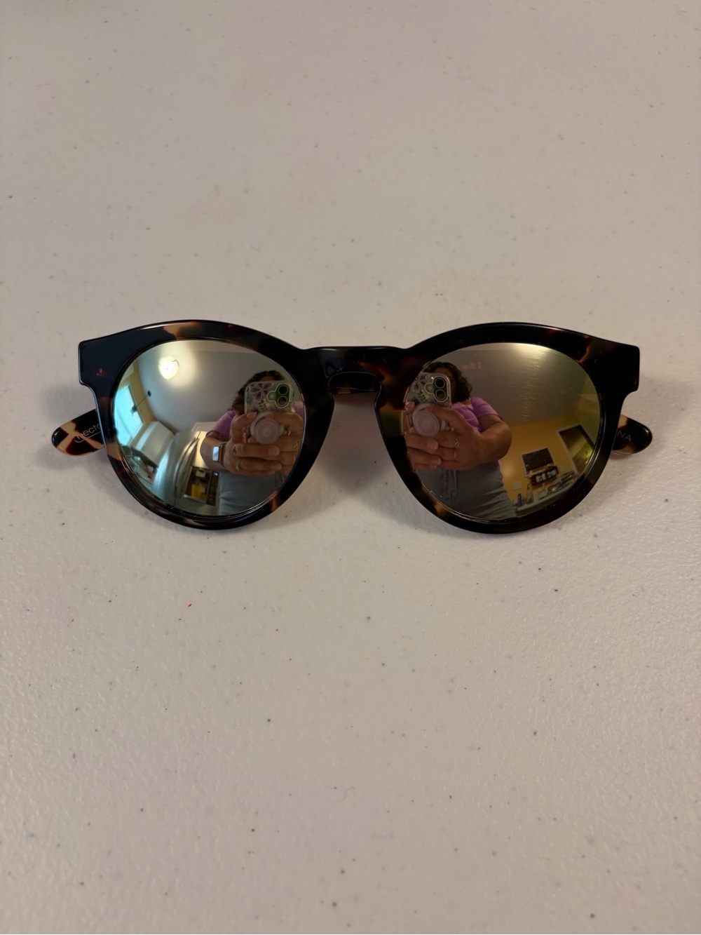 Nectar Womenβs Anna Ruby Sunglasses - Pecan Tortoise Frame - Blush Mirror Lens